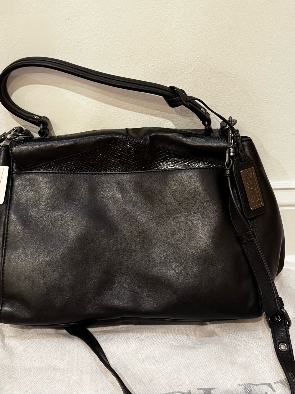 NWT Badgley Mischka Remy Snake Black Leather Convertible Shoulder Crossbody Bag - Picture 2 of 8